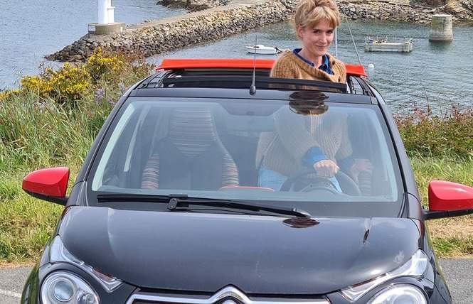 En Voiture Simone à Sauzon près de l'Aubergerie
